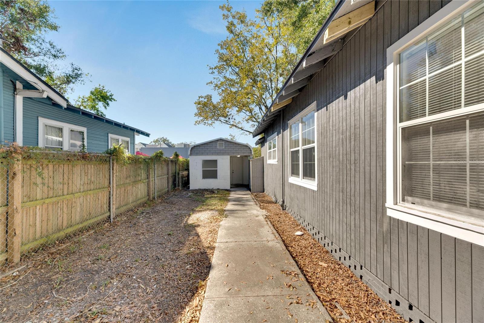 907 E NORTH BAY ST, TAMPA, FL, 33603