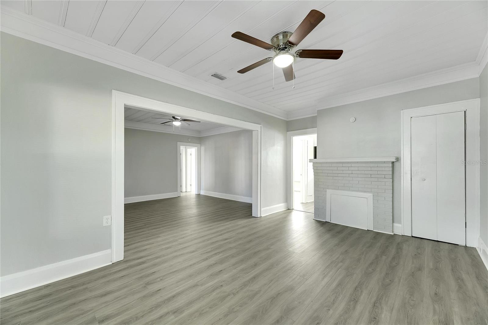 907 E NORTH BAY ST, TAMPA, FL, 33603