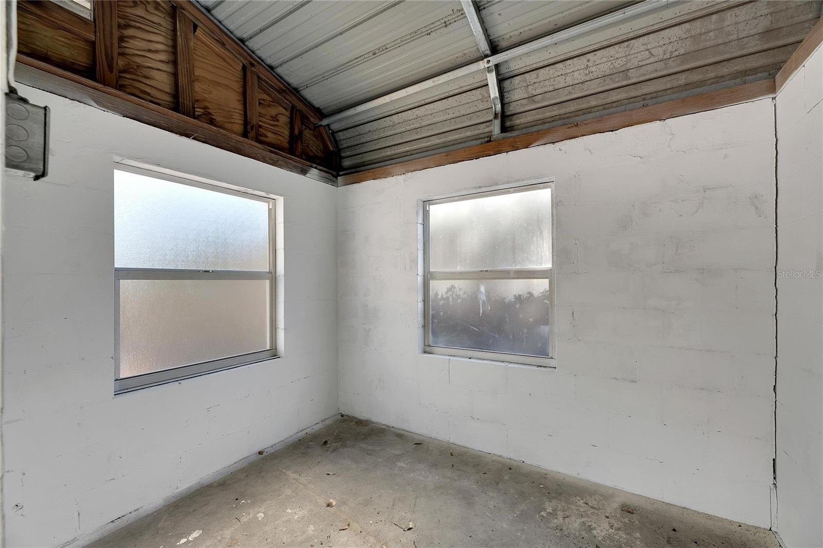 907 E NORTH BAY ST, TAMPA, FL, 33603