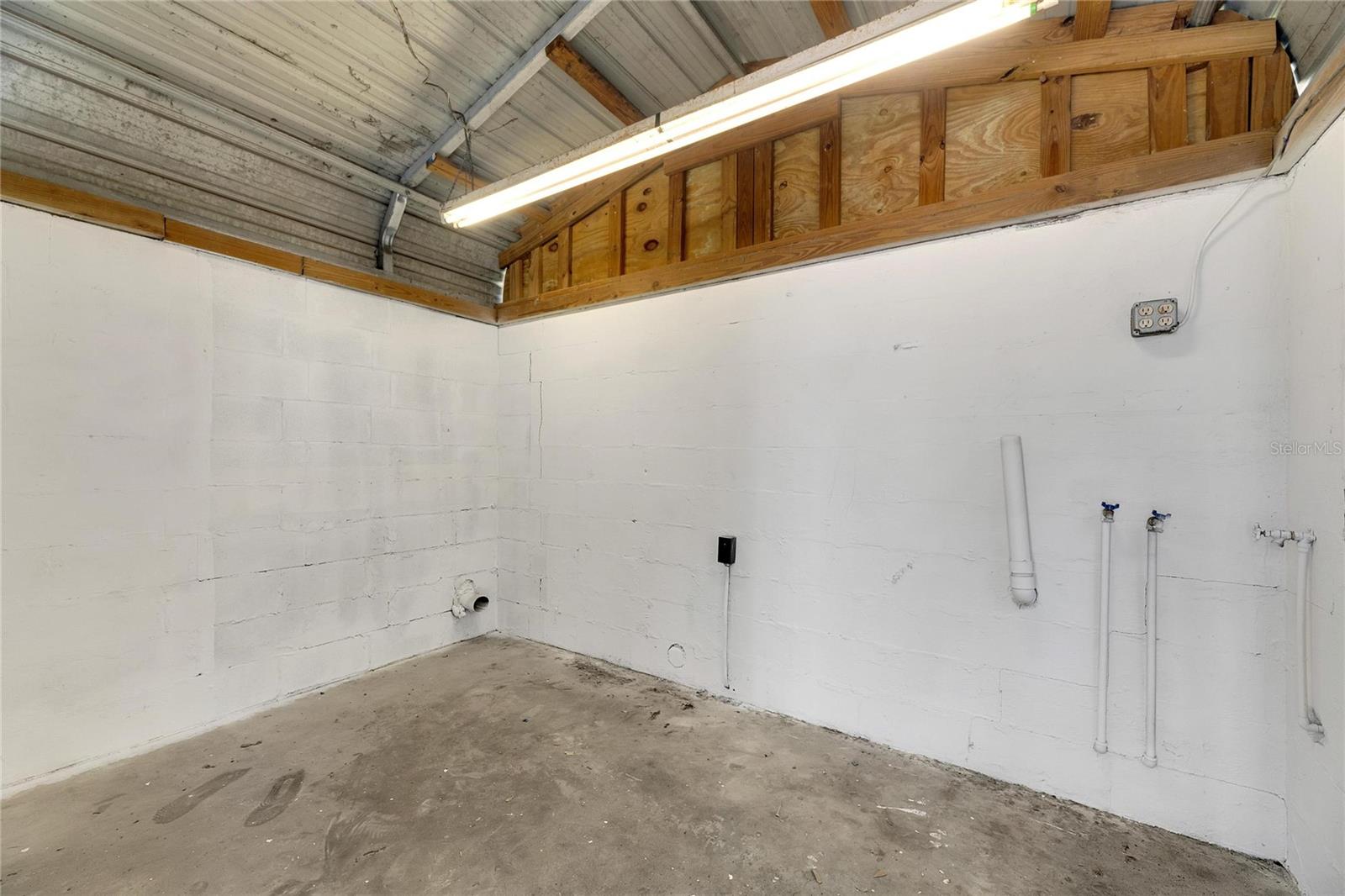 907 E NORTH BAY ST, TAMPA, FL, 33603