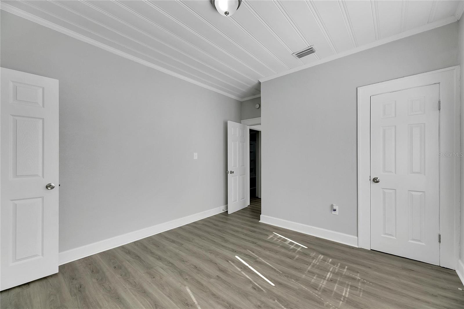 907 E NORTH BAY ST, TAMPA, FL, 33603