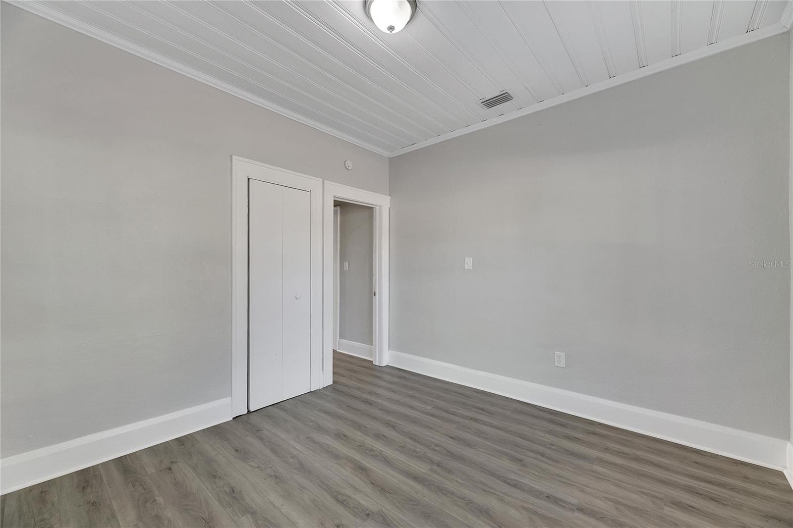 907 E NORTH BAY ST, TAMPA, FL, 33603