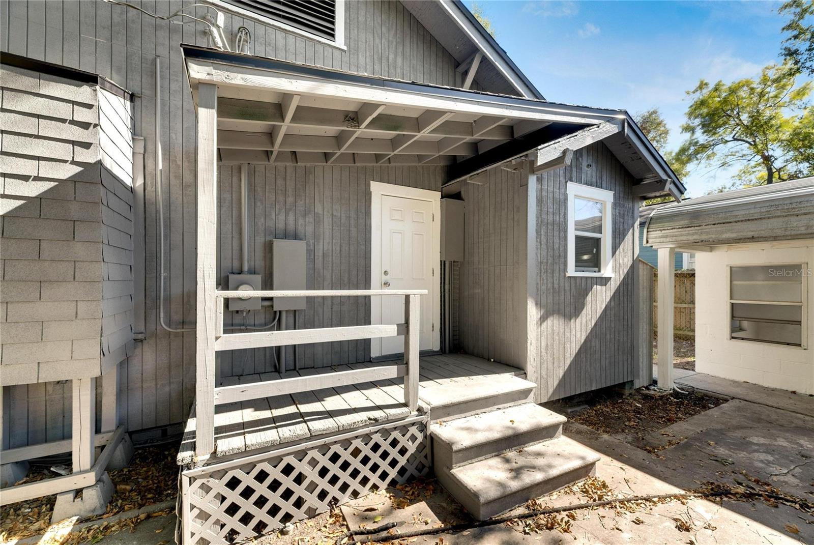 907 E NORTH BAY ST, TAMPA, FL, 33603