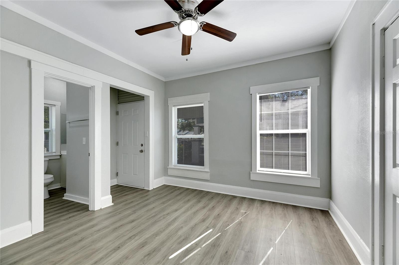 907 E NORTH BAY ST, TAMPA, FL, 33603