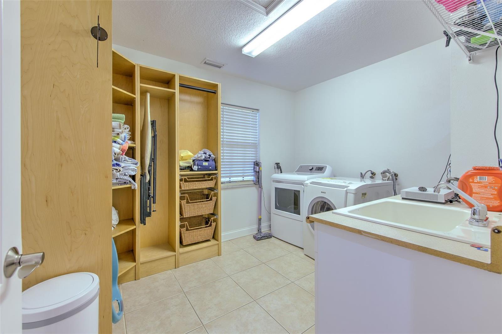 3922 CEDAR CAY CIR, VALRICO, FL, 33596