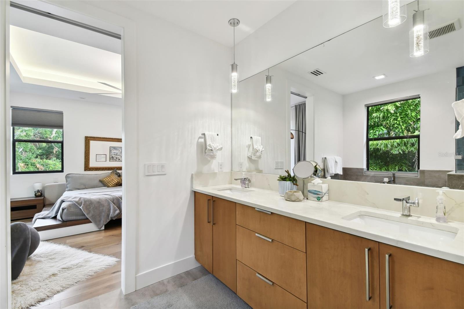 2803 W AQUILLA ST, TAMPA, FL, 33629