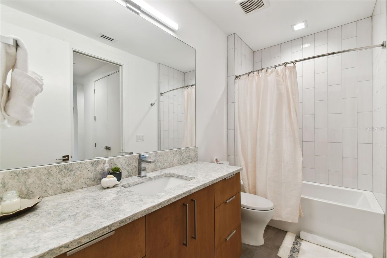 2803 W AQUILLA ST, TAMPA, FL, 33629