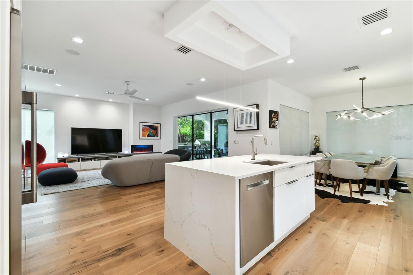 2803 W AQUILLA ST, TAMPA, FL, 33629