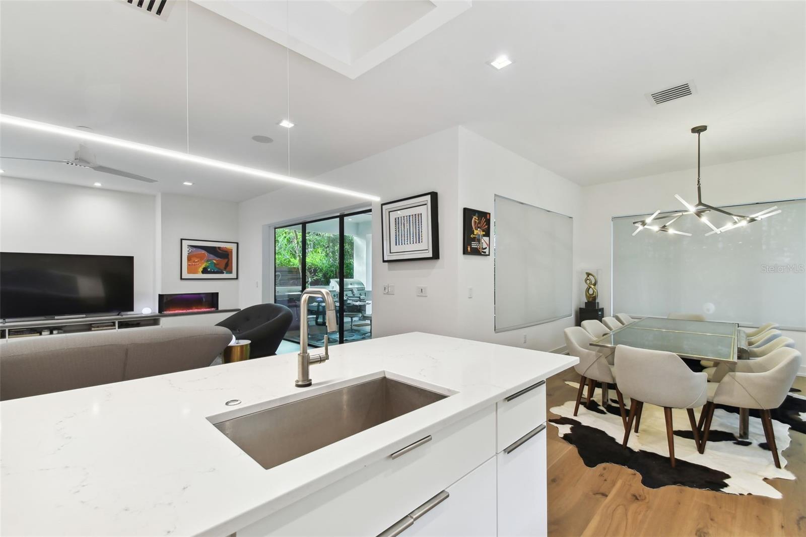 2803 W AQUILLA ST, TAMPA, FL, 33629