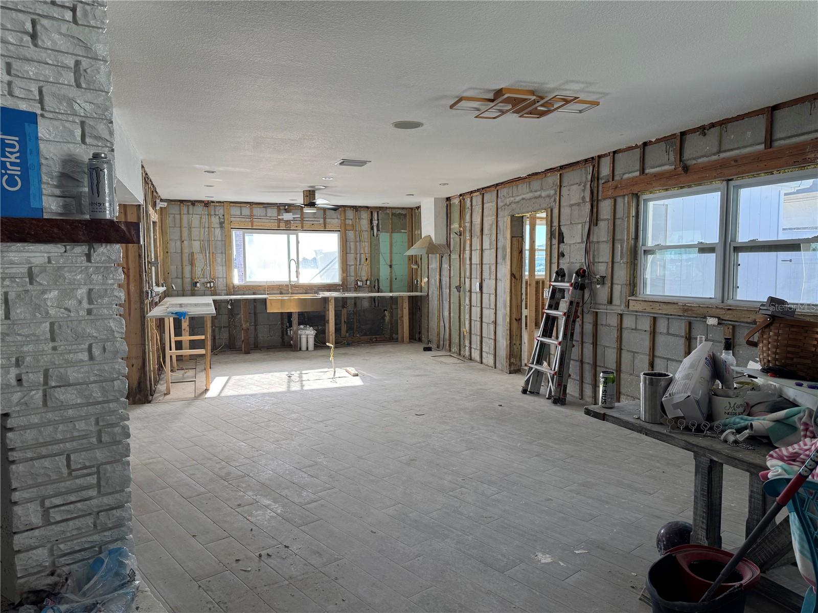 803 BAY POINT DR, MADEIRA BEACH, FL, 33708