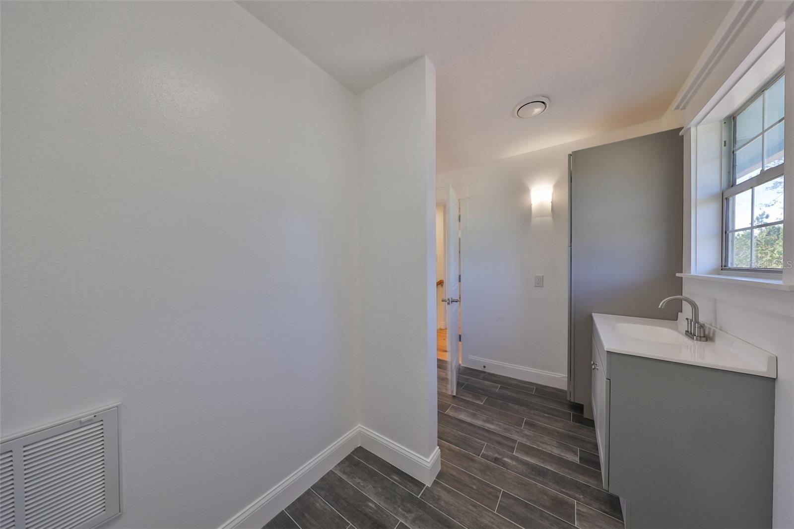 19212 GRANGE HALL LOOP, WIMAUMA, FL, 33598