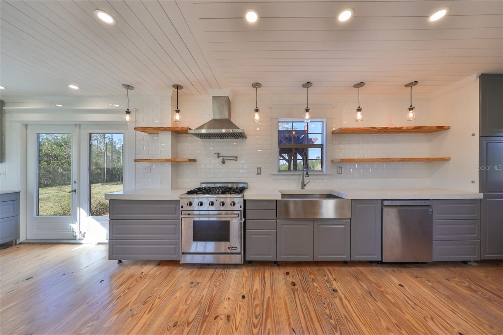 19212 GRANGE HALL LOOP, WIMAUMA, FL, 33598