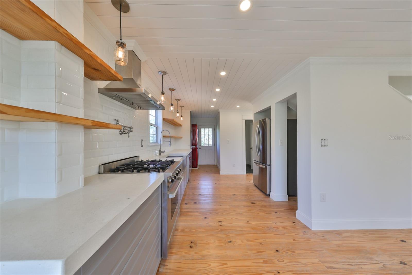19212 GRANGE HALL LOOP, WIMAUMA, FL, 33598