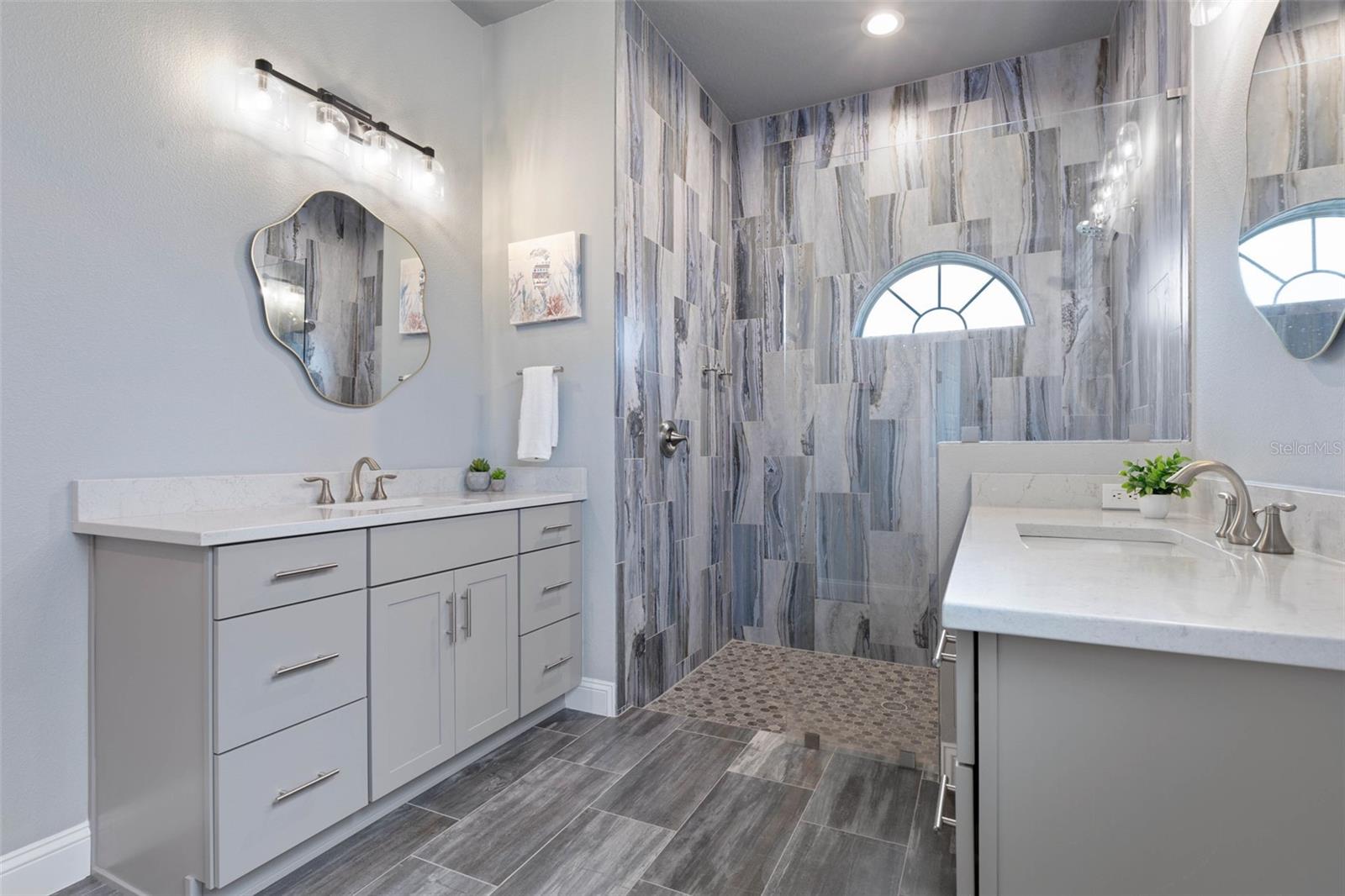 130 N LAKEWALK DR, PALM COAST, FL, 32137