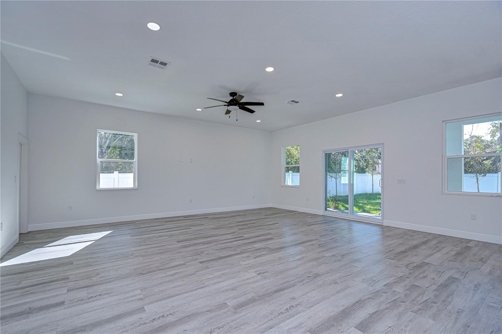 515 ELM ST, SAFETY HARBOR, FL, 34695