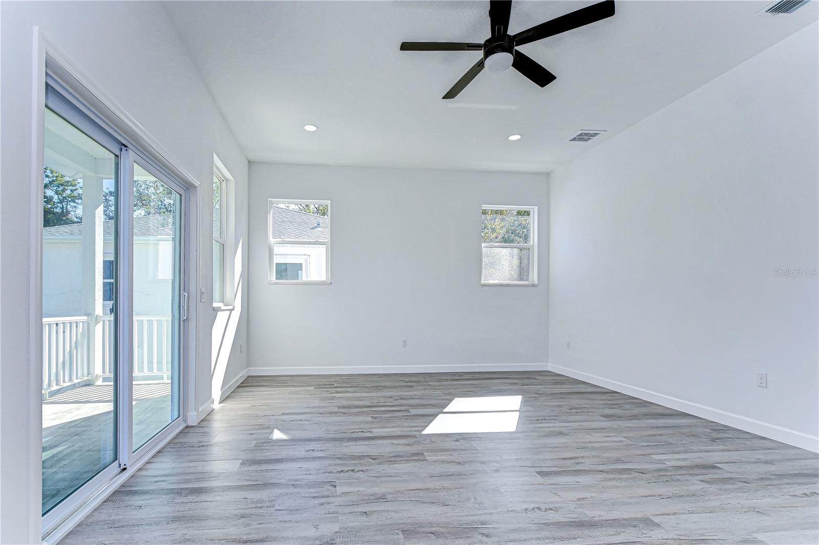 515 ELM ST, SAFETY HARBOR, FL, 34695
