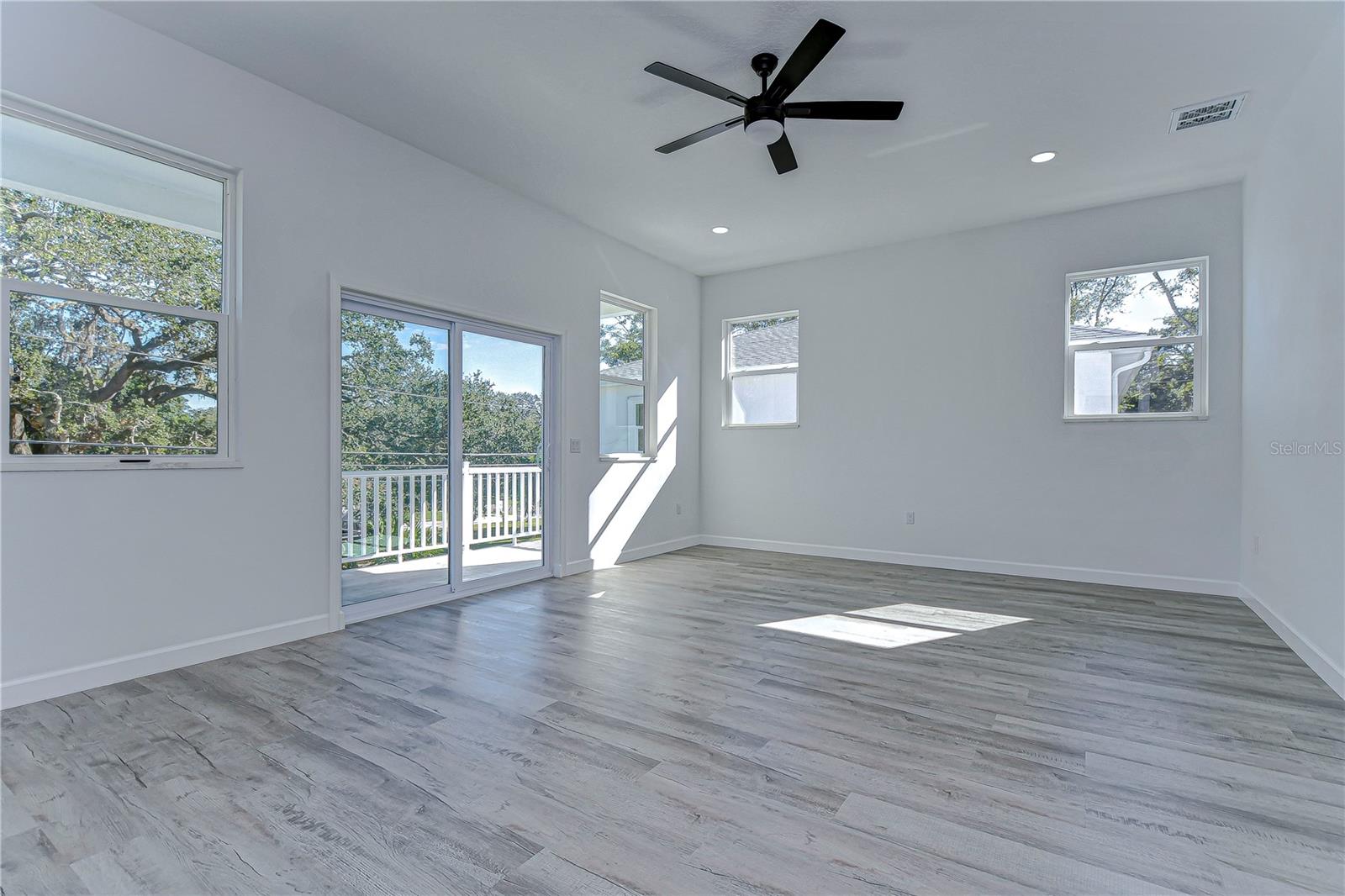 515 ELM ST, SAFETY HARBOR, FL, 34695
