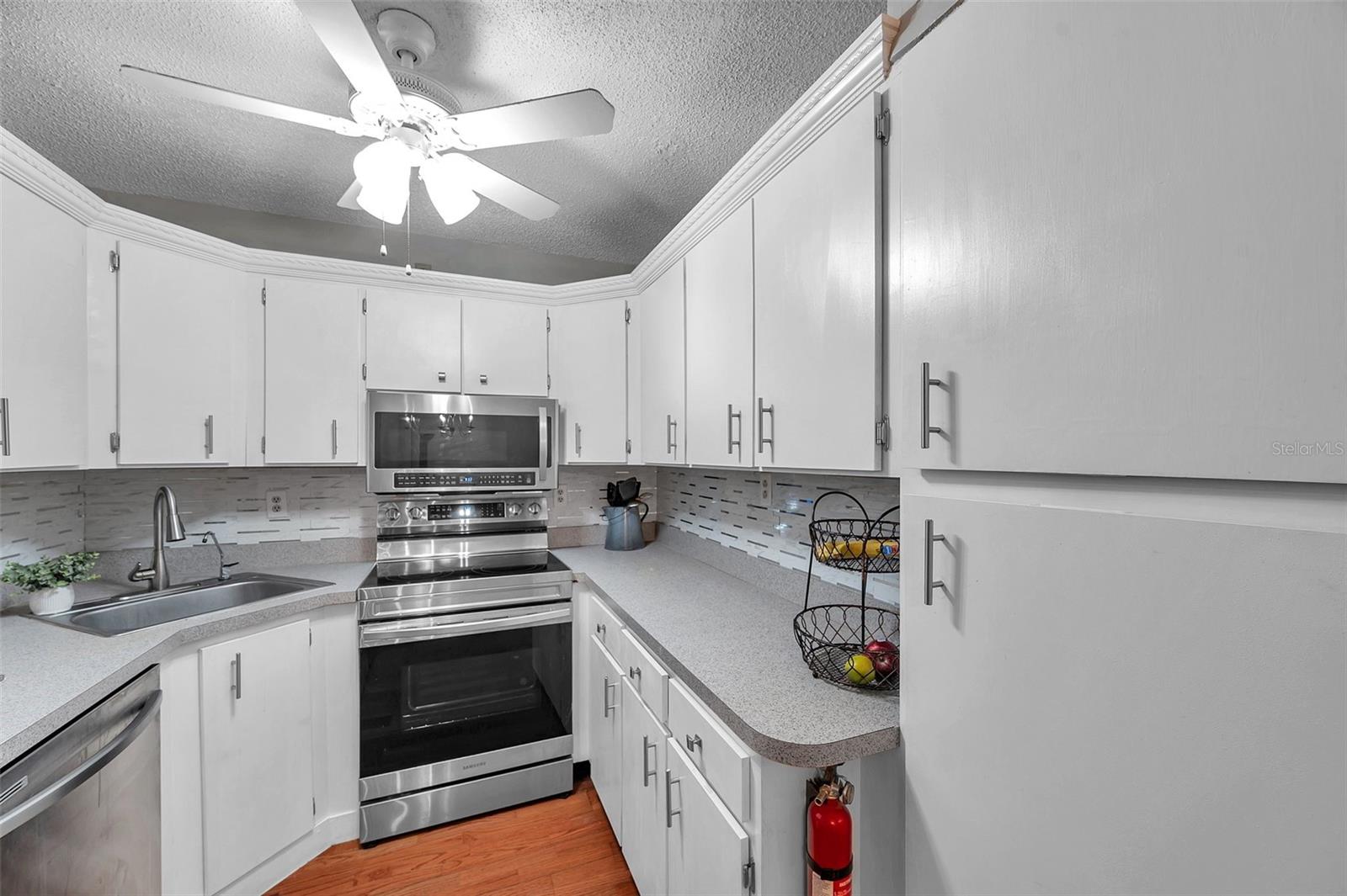 1281 PINE RIDGE CIR E #H1, TARPON SPRINGS, FL, 34688