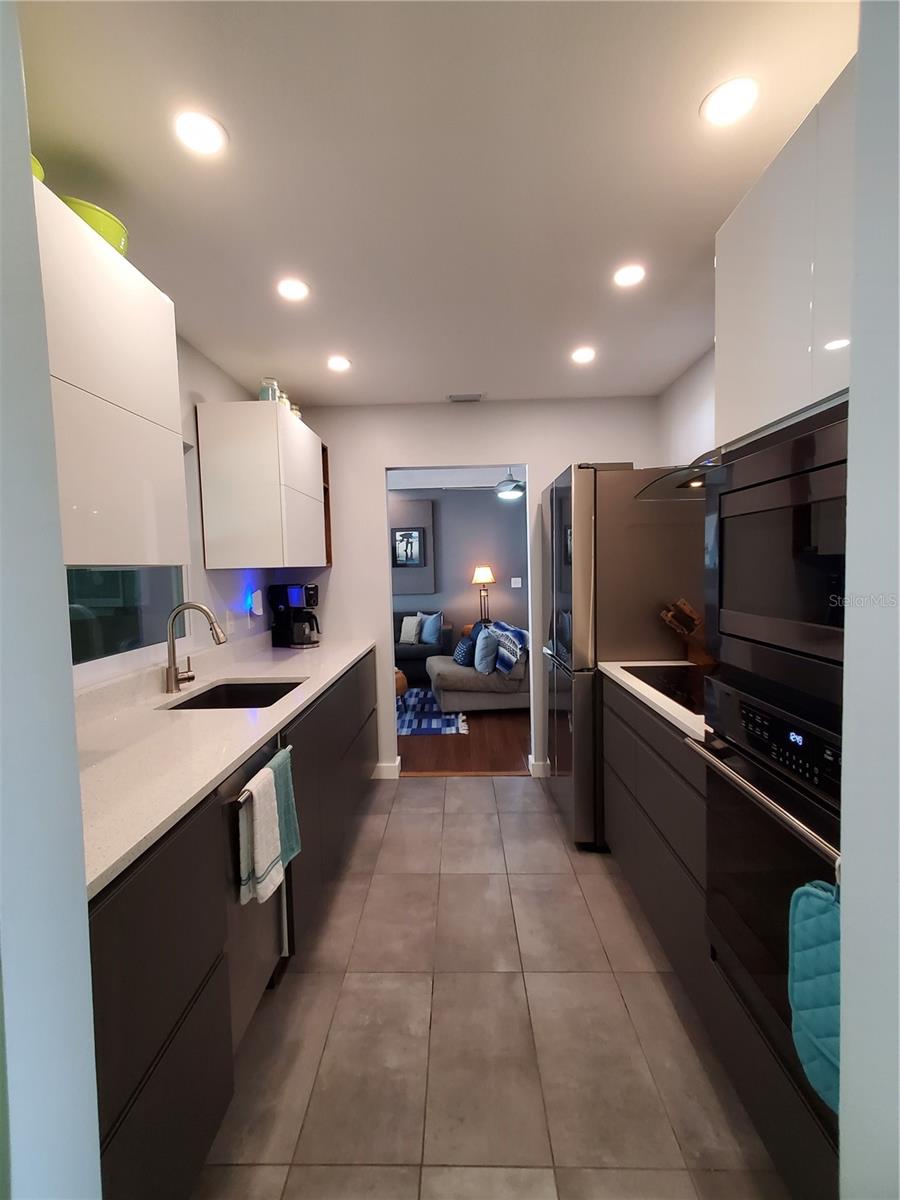 1707 NEW BEDFORD DR, SUN CITY CENTER, FL, 33573