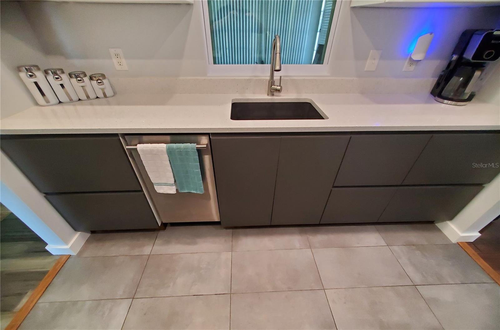 1707 NEW BEDFORD DR, SUN CITY CENTER, FL, 33573