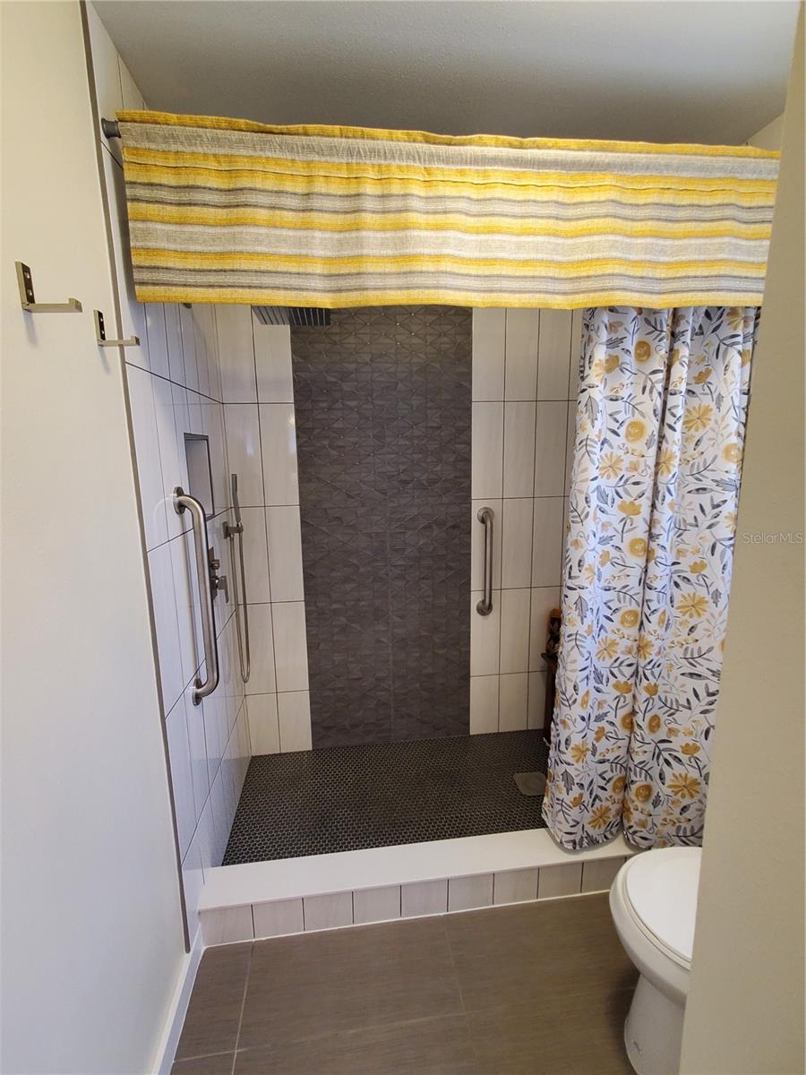 1707 NEW BEDFORD DR, SUN CITY CENTER, FL, 33573