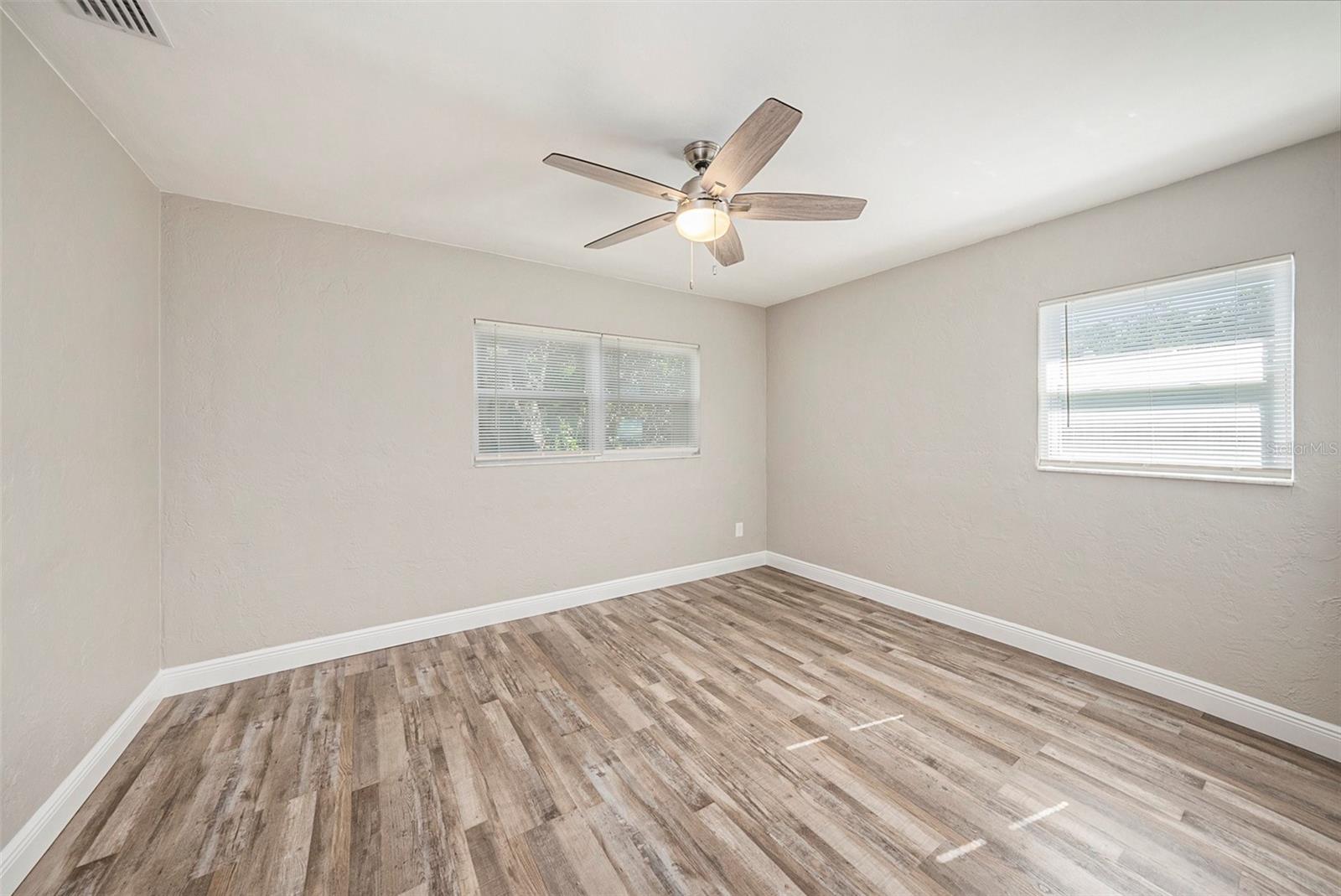 6100 40TH AVE N, ST PETERSBURG, FL, 33709