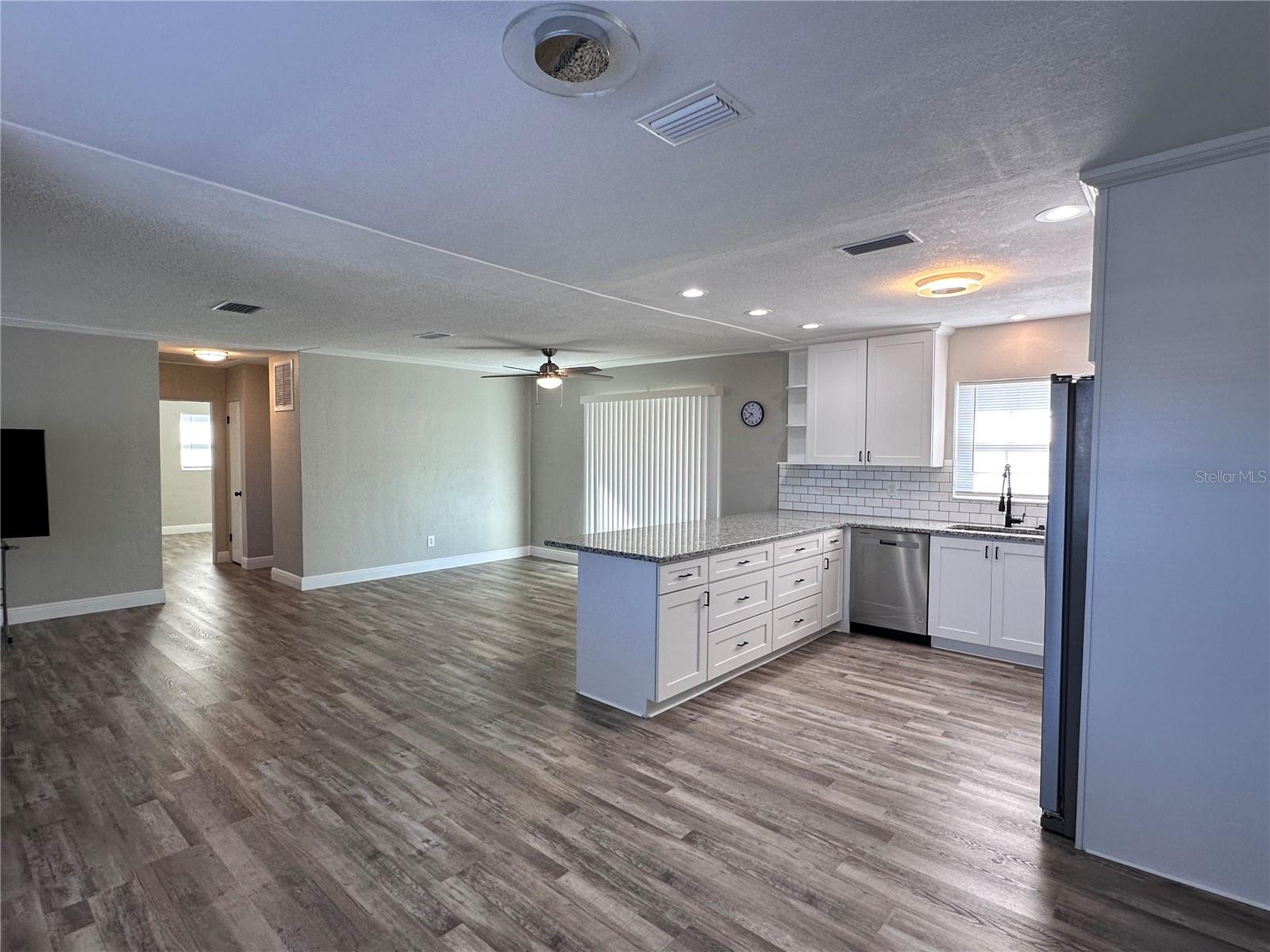 6100 40TH AVE N, ST PETERSBURG, FL, 33709
