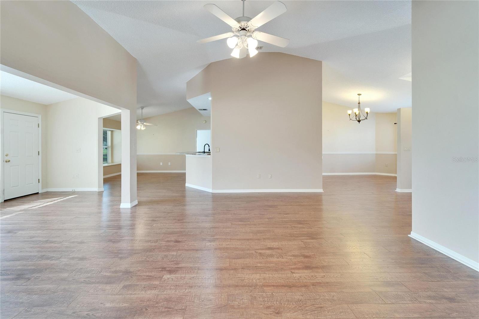 334 CALOOSA PALMS CT, SUN CITY CENTER, FL, 33573