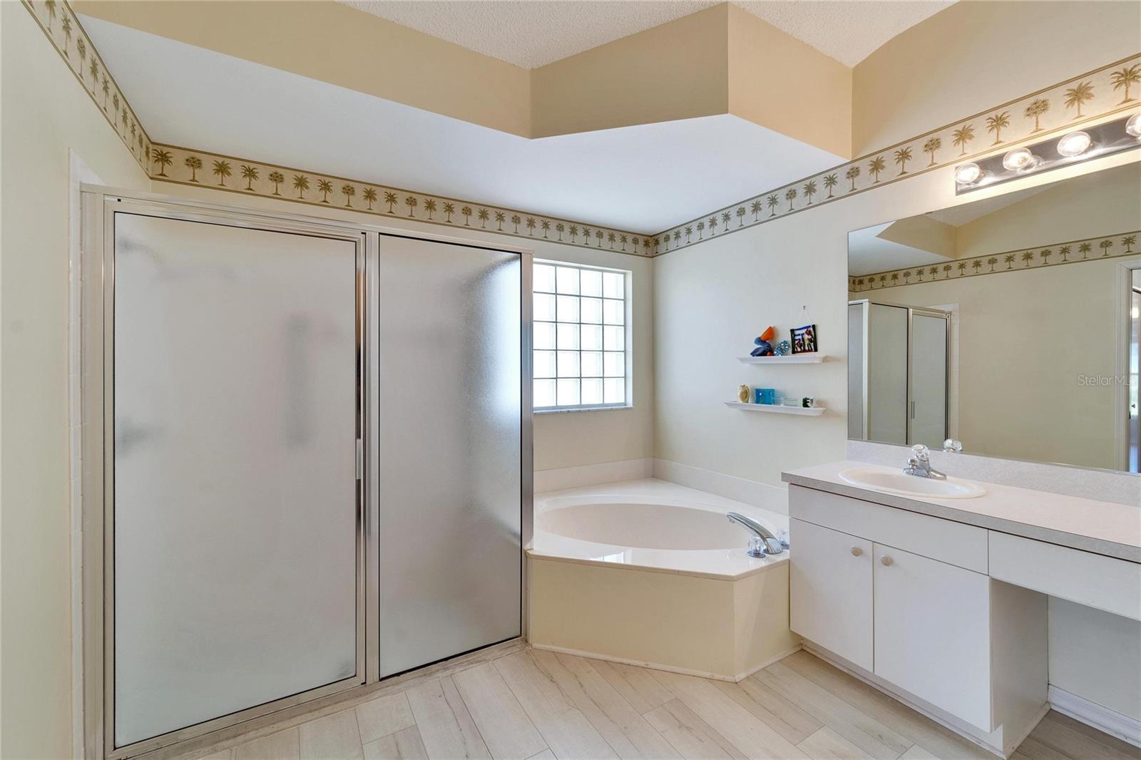 334 CALOOSA PALMS CT, SUN CITY CENTER, FL, 33573