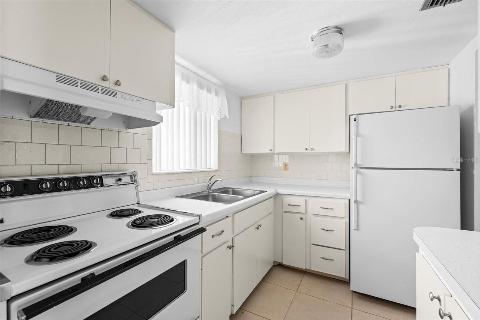 5902 GARDEN LN #A24, BRADENTON, FL, 34207
