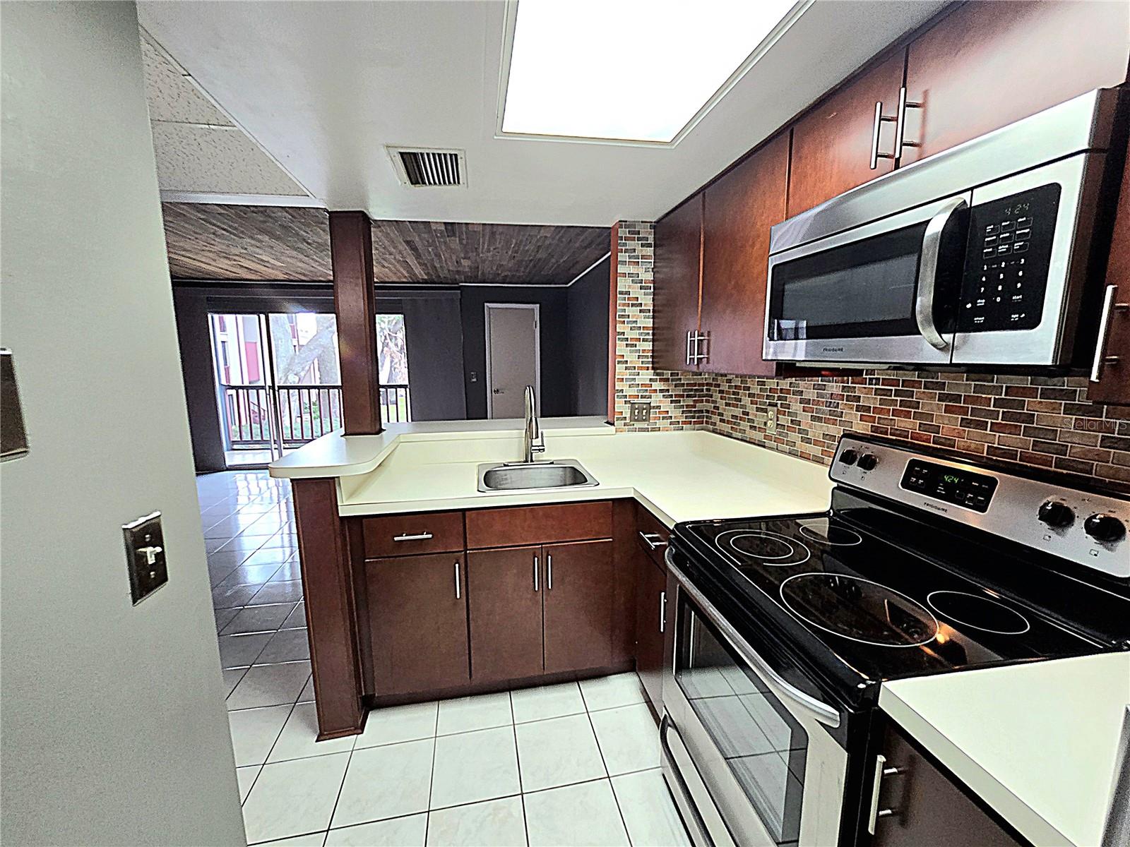 8632 TAHOE CT #7, TAMPA, FL, 33614