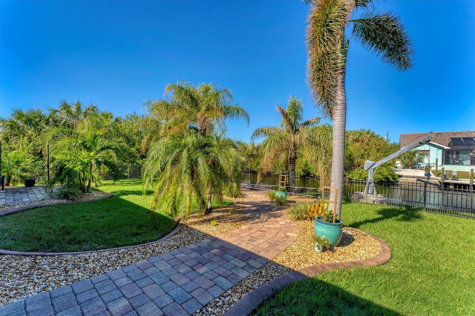18686 ARAPAHOE CIR, PORT CHARLOTTE, FL, 33948