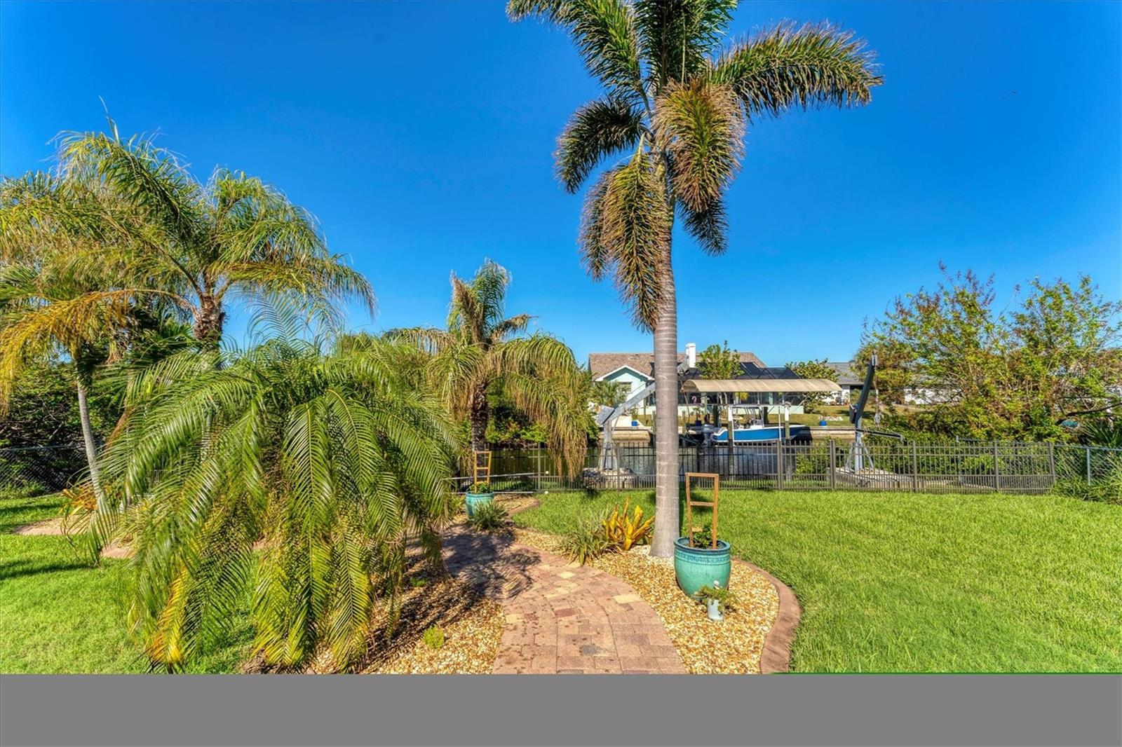 18686 ARAPAHOE CIR, PORT CHARLOTTE, FL, 33948