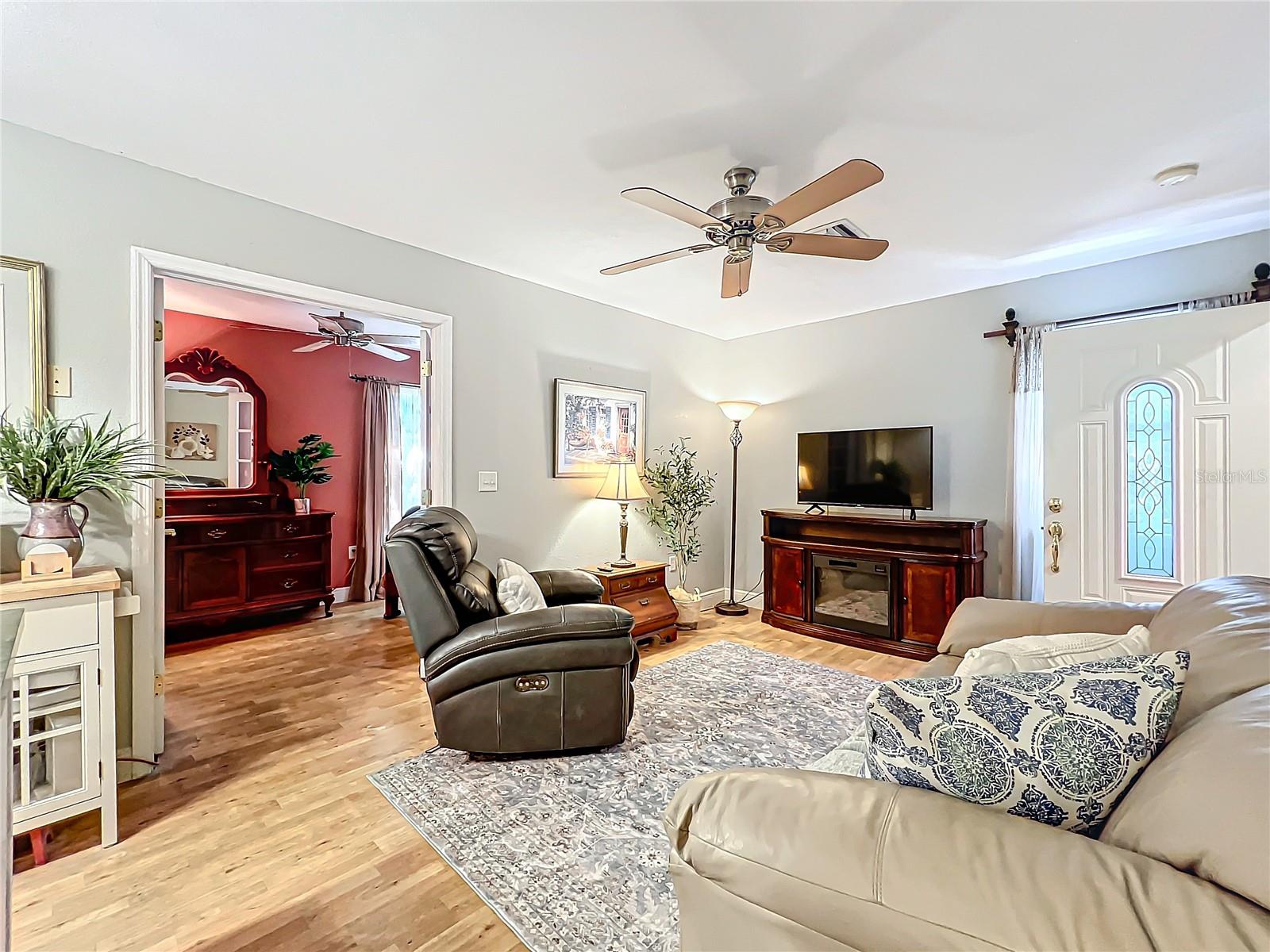 1415 E 9TH AVE, MOUNT DORA, FL, 32757