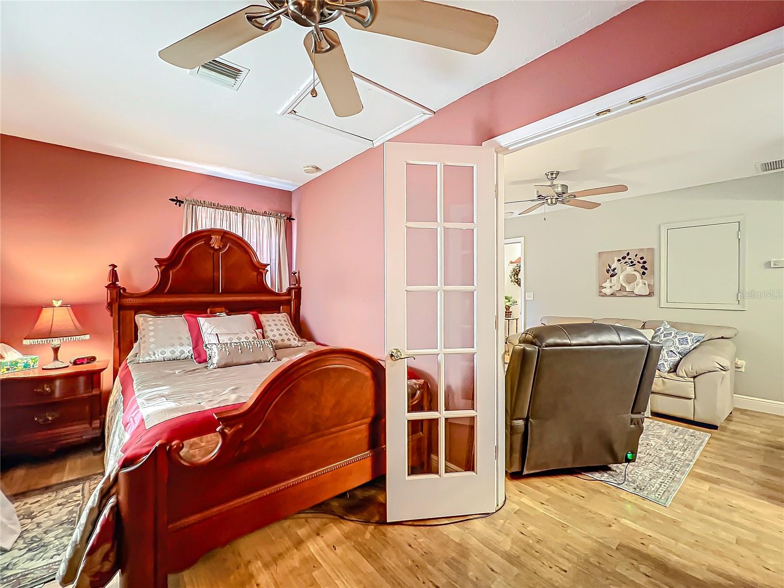 1415 E 9TH AVE, MOUNT DORA, FL, 32757