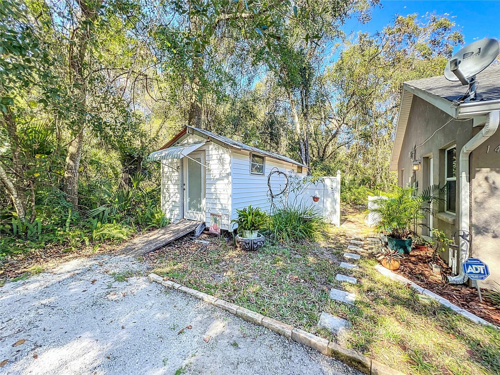 1415 E 9TH AVE, MOUNT DORA, FL, 32757