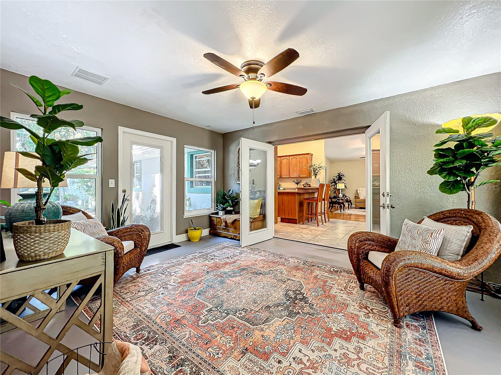 1415 E 9TH AVE, MOUNT DORA, FL, 32757