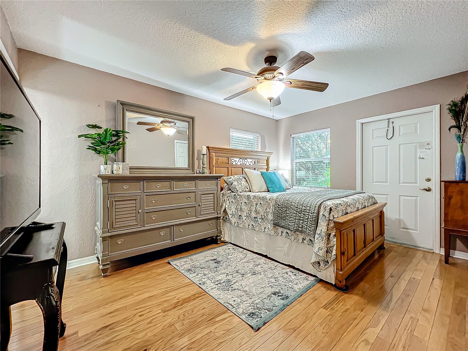 1415 E 9TH AVE, MOUNT DORA, FL, 32757