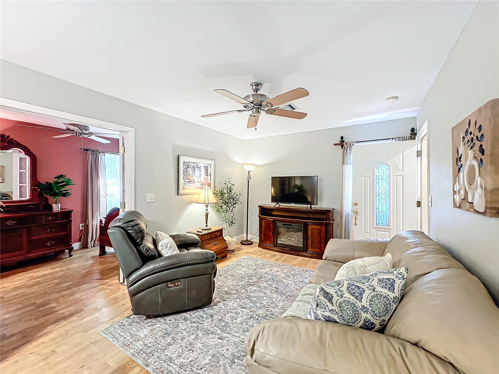 1415 E 9TH AVE, MOUNT DORA, FL, 32757