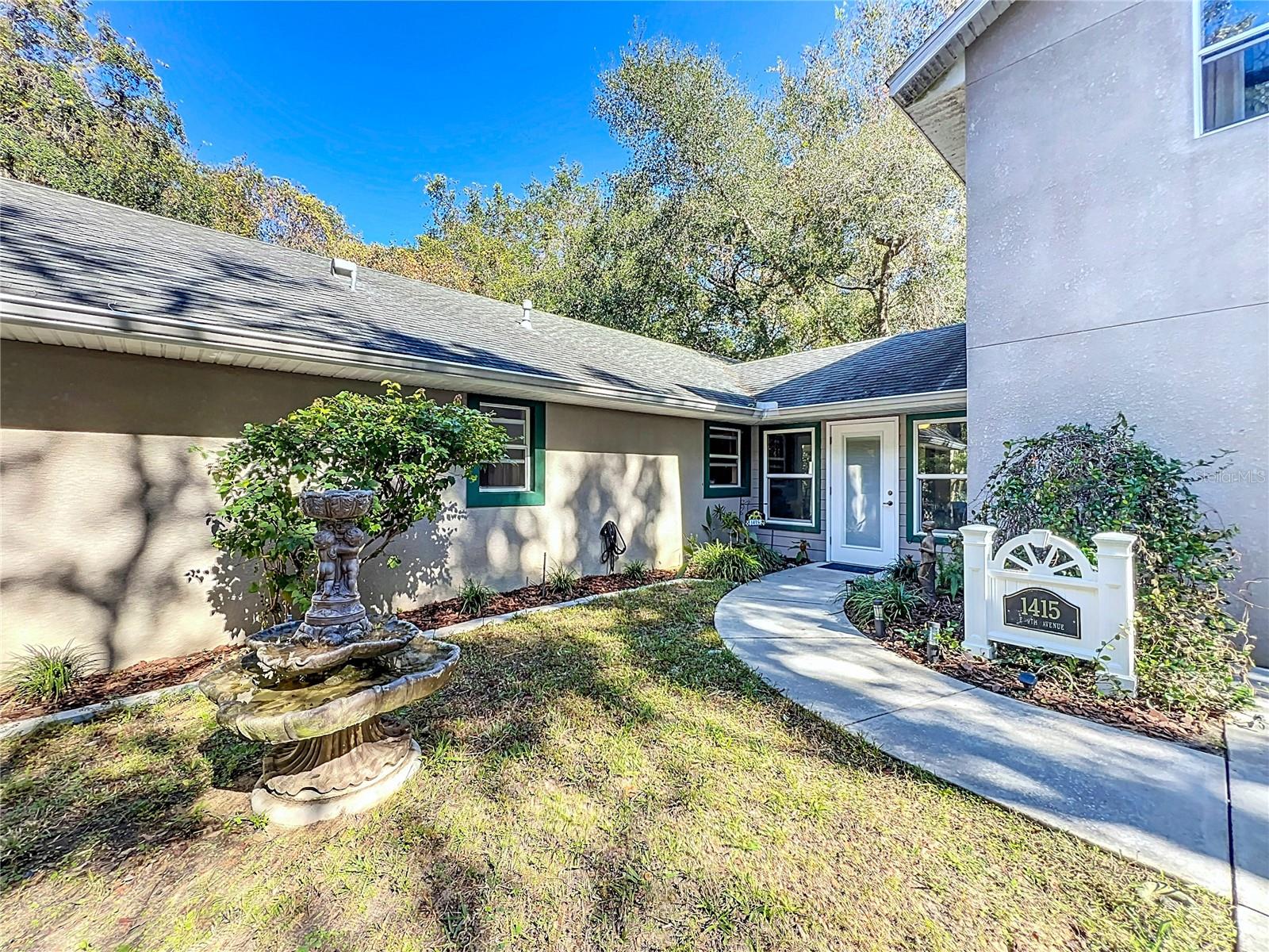 1415 E 9TH AVE, MOUNT DORA, FL, 32757