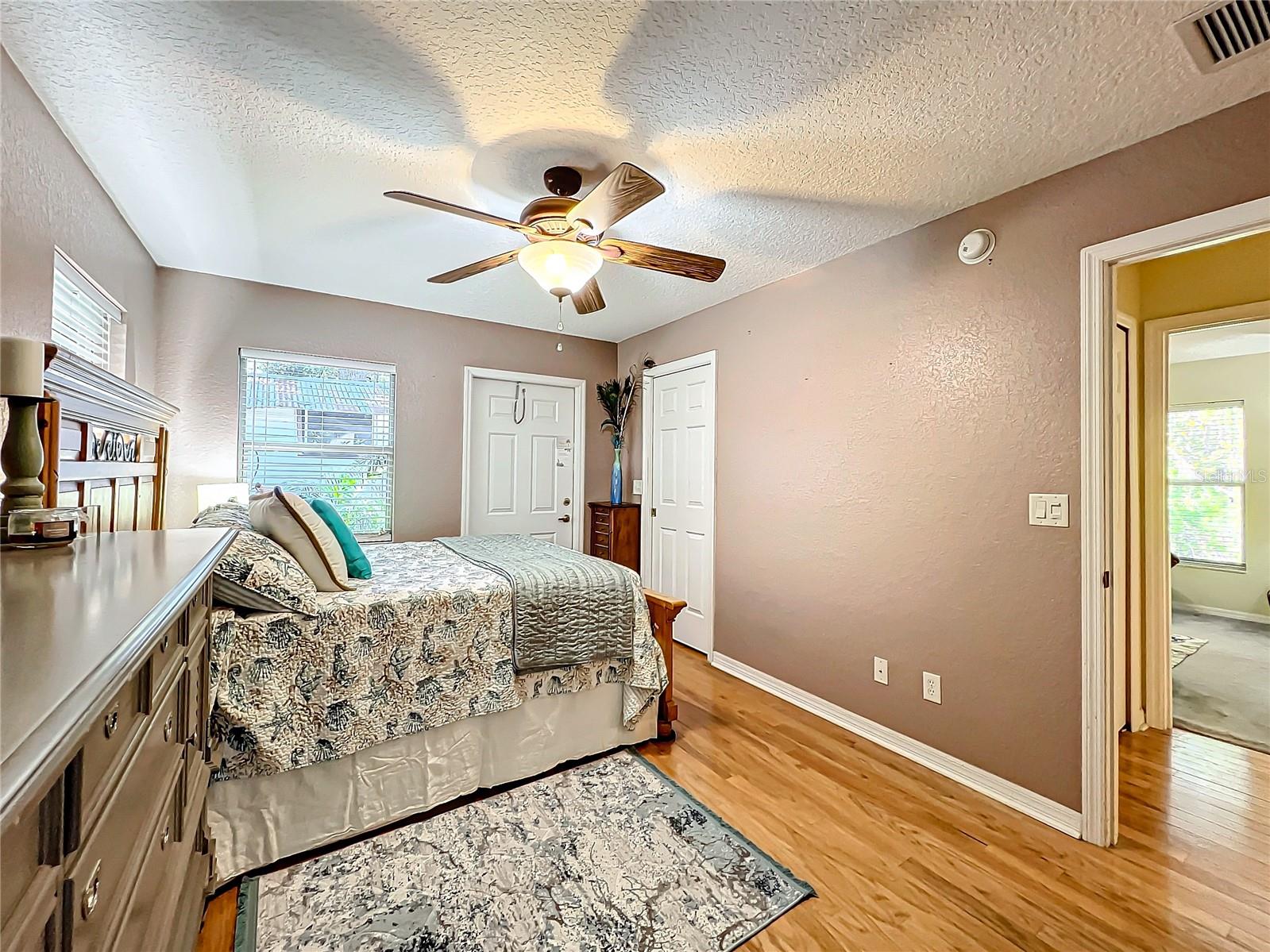 1415 E 9TH AVE, MOUNT DORA, FL, 32757