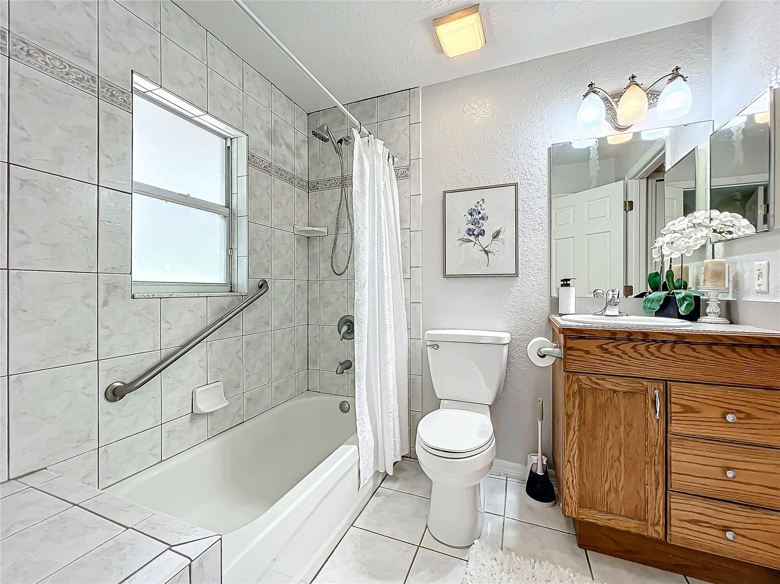 1415 E 9TH AVE, MOUNT DORA, FL, 32757