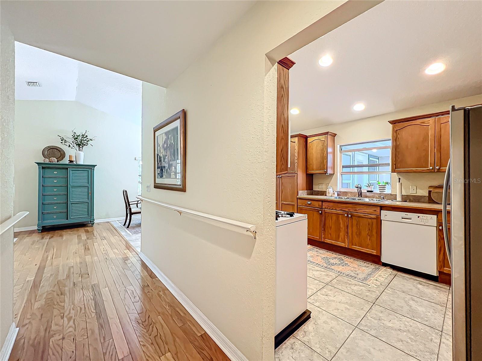 1415 E 9TH AVE, MOUNT DORA, FL, 32757