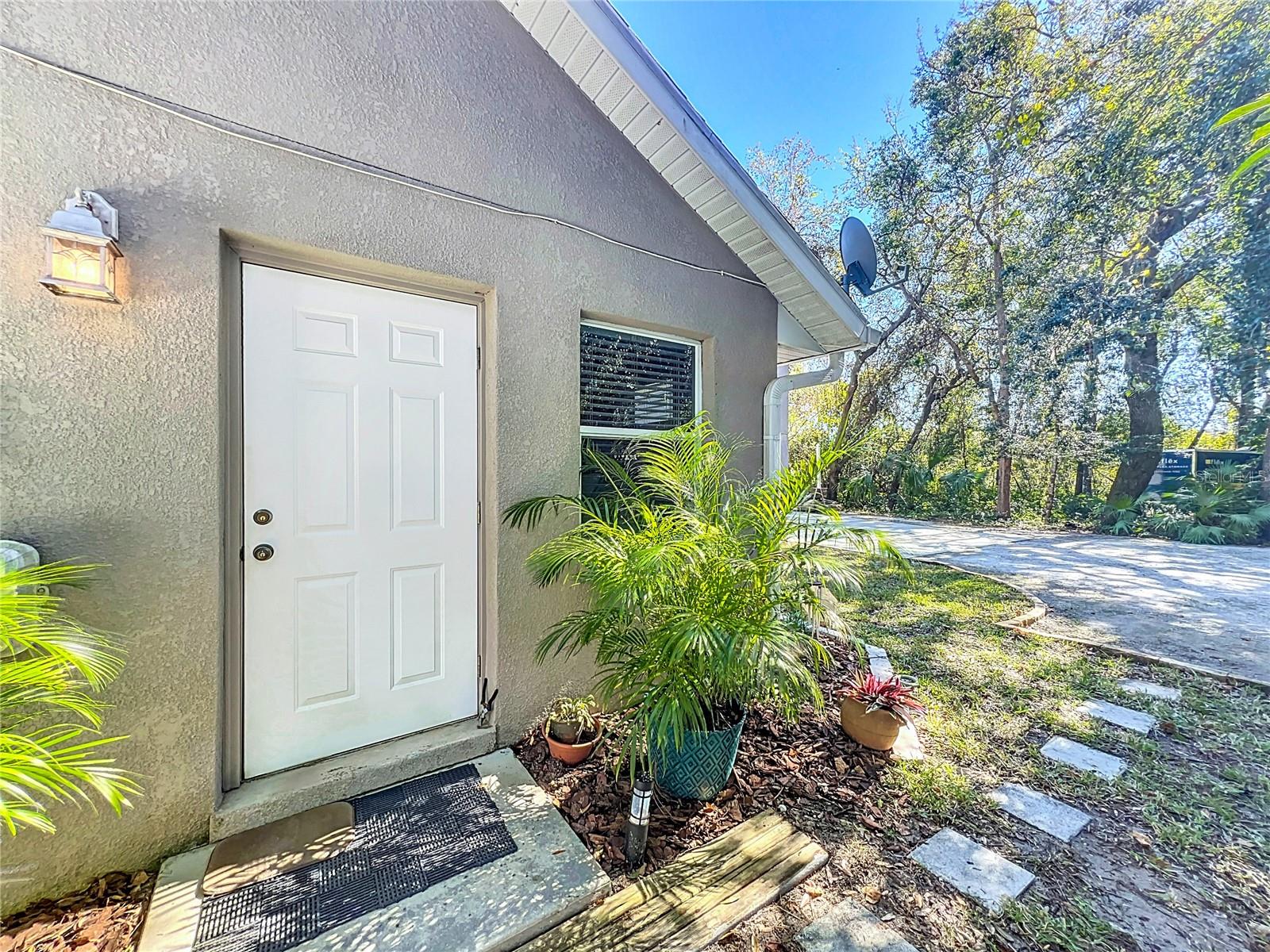 1415 E 9TH AVE, MOUNT DORA, FL, 32757