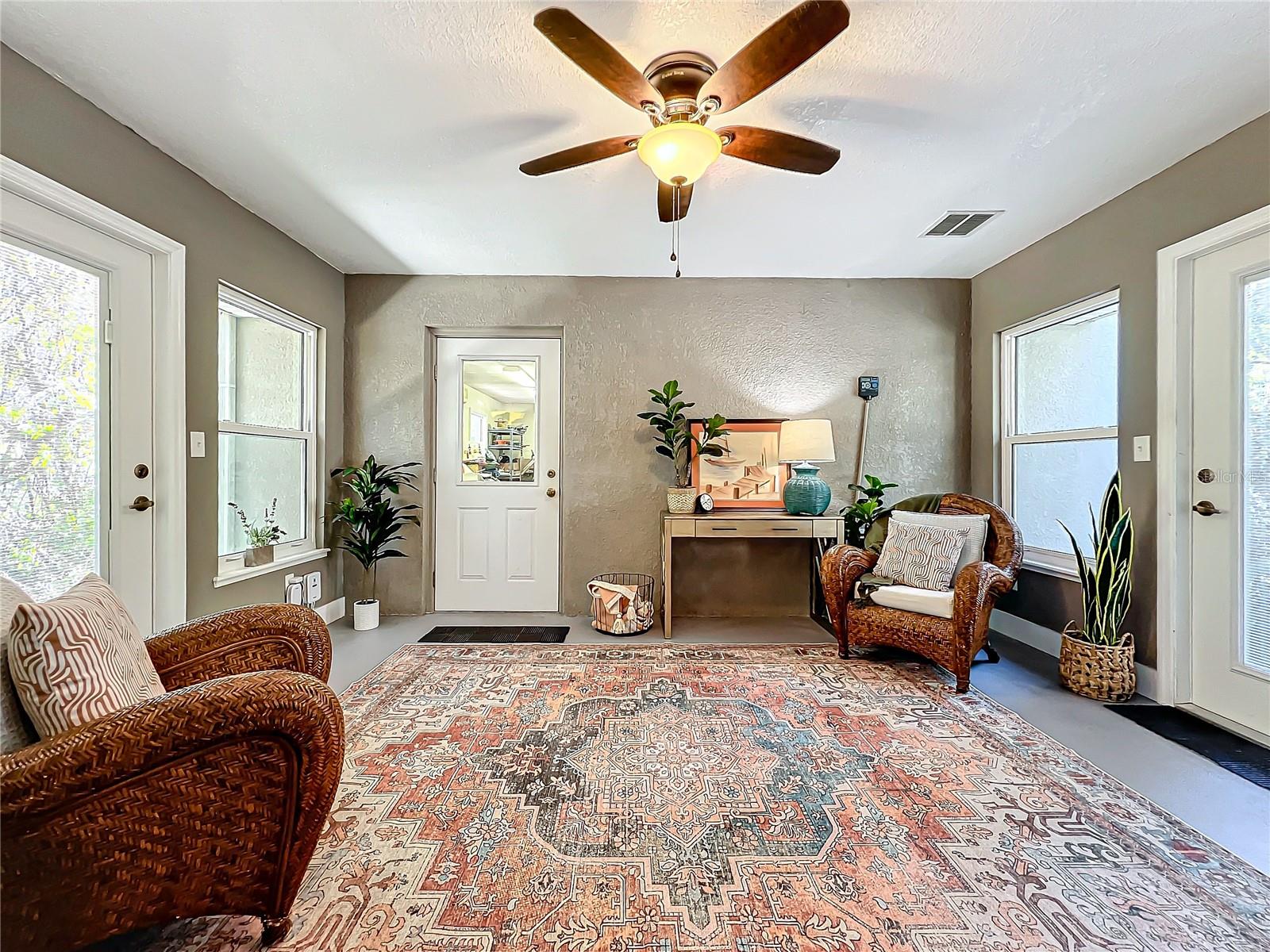 1415 E 9TH AVE, MOUNT DORA, FL, 32757