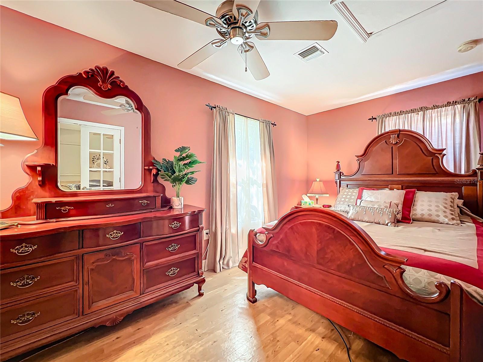 1415 E 9TH AVE, MOUNT DORA, FL, 32757
