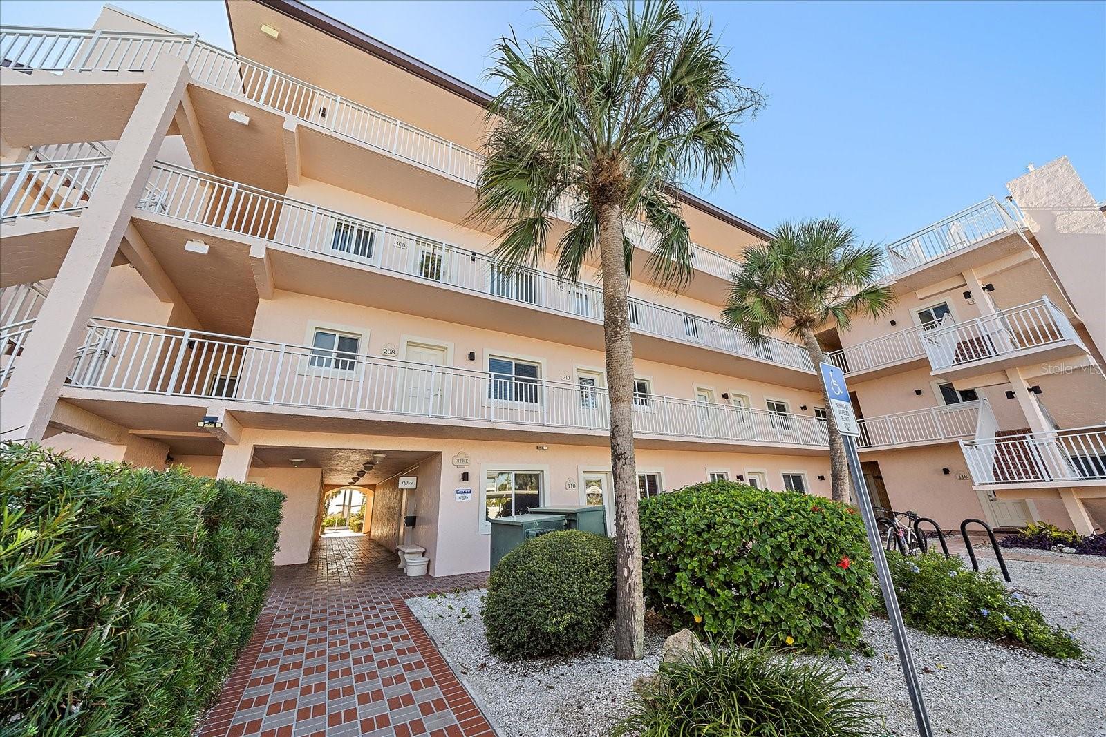 711 BEACH RD #208, SARASOTA, FL, 34242