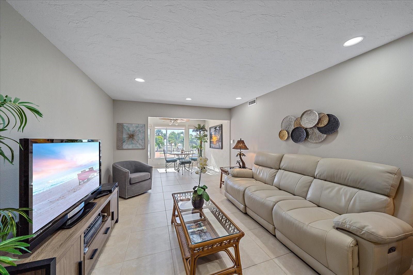 711 BEACH RD #208, SARASOTA, FL, 34242