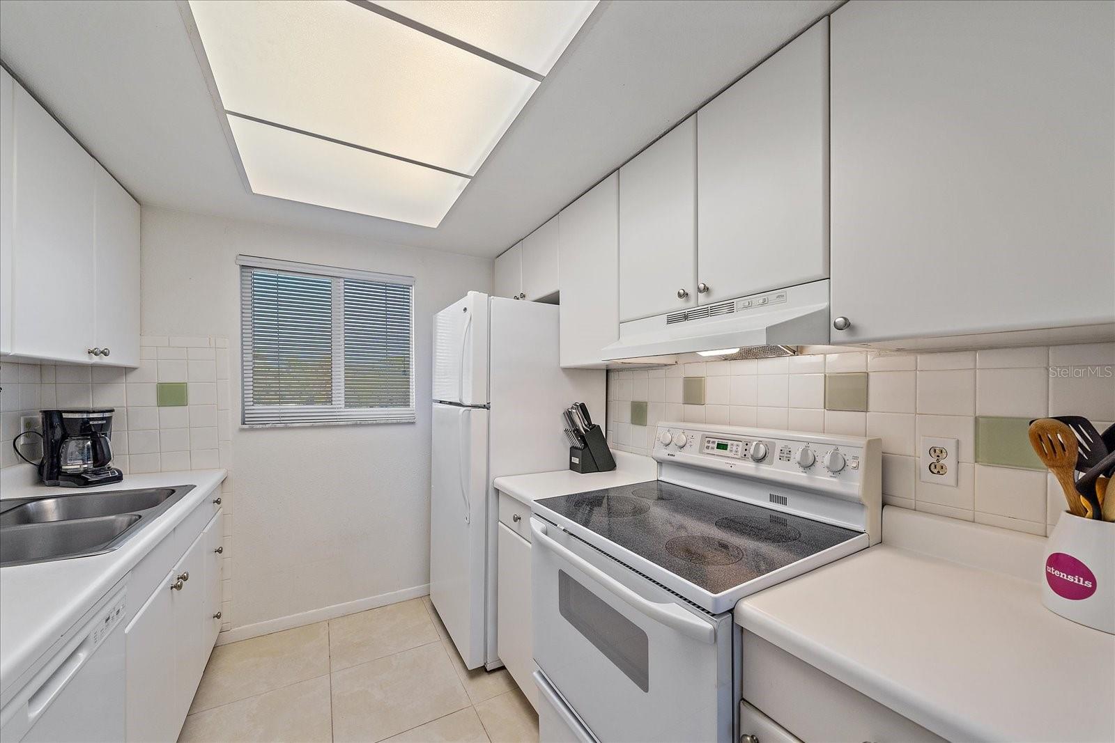 711 BEACH RD #208, SARASOTA, FL, 34242