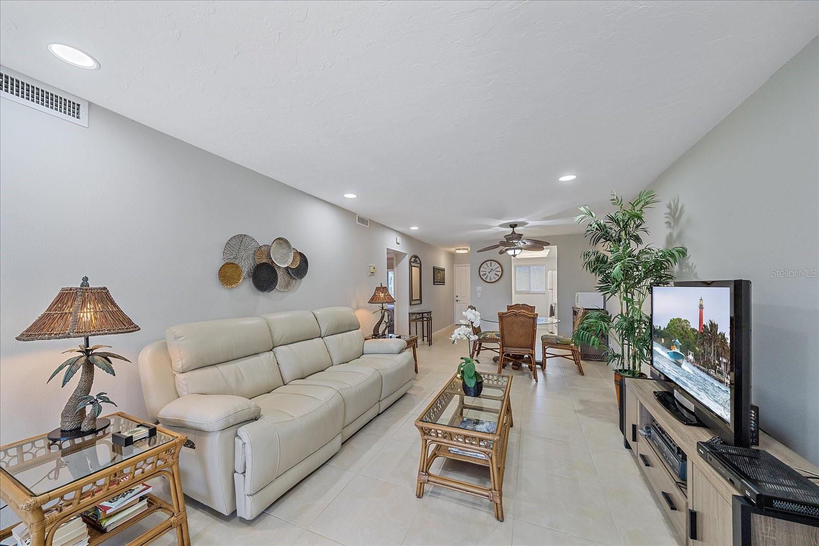 711 BEACH RD #208, SARASOTA, FL, 34242